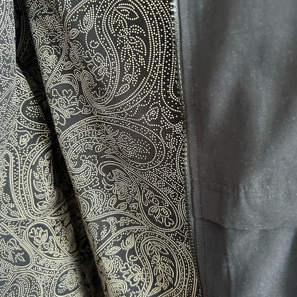 DASH jacket black with a patterned inside- size 16- zipper, pockets - and more - Picture 3 of 10